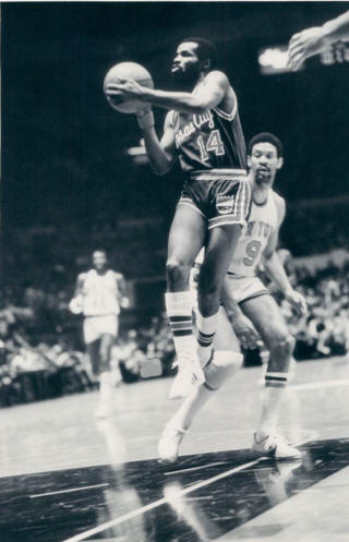Kings 76-77 Home Brian Taylor, Knicks