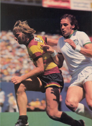 Ft. Lauderdale Strikers New York Cosmos 1977 Bobby Bell, Giorgio Chinaglia 6