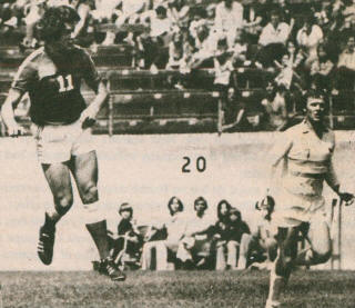 NASL Soccer Seattle Sounders 1976 Road Geoff Hurst, Aztecs Doug McMillan