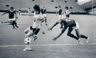 NASL Soccer Chicago Sting 75 Home Gordon Hill, Dynamos 6-6-1975